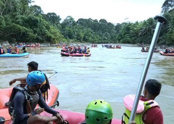 Peserta Geo Pun Rafting di Geopark Merangin. (Foto : Dok. Istimewa)