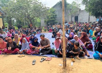 Ketua DPRD Provinsi Jambi Foto Bersama Mahasiswa Fakultas hukum Unja. (Foto : Dok. Humas)