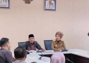 Komisi I DPRD Provinsi Jambi saat Berdiskusi dengan Pihak BKD Sumsel. (Foto : Dok. Sekretariat).