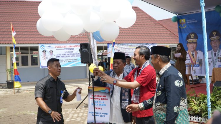 Ketua DPRD Provinsi Jambi, Edi Purwanto saat Menghadiri Peresmian SAMN 12 Kota Jambi. (Foto : Dok. Humas)