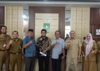 Komisi III DPRD Provinsi Jambi Foto bersama Pihak Dinas ESDM Provinsi Riau. (Foto : Dok. Humas)