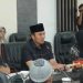 Ketua DPRD Provinsi Jambi (Tengah) saat Meminpin Salah satu Kegiatan. (Foto : Dok. Humas)