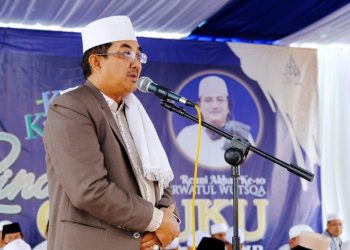 Bupati Tanjab Barat Saat Menyampaikan Sambutan saat kegiatan Haul ke-12 Syekh Muhammad Ali Bin Syekh Abdul Wahhab. (Foto : Dok. Prokopim TJB)