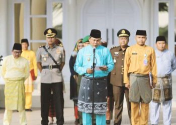 Wabup Harian Saat menjadi Irup Peringatan HUT Ke-66 Provinsi Jambi. (Foto : Dok. Prokopim TJB)