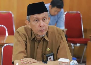 Sekda Tanjab Barat, Ir. H. Agus Sanusi, M.Si saat Mengikuti Rakor Pengendalian Inflasi Daerah Bersama Mendagri. (Foto : Dok. Prokopim TJB).