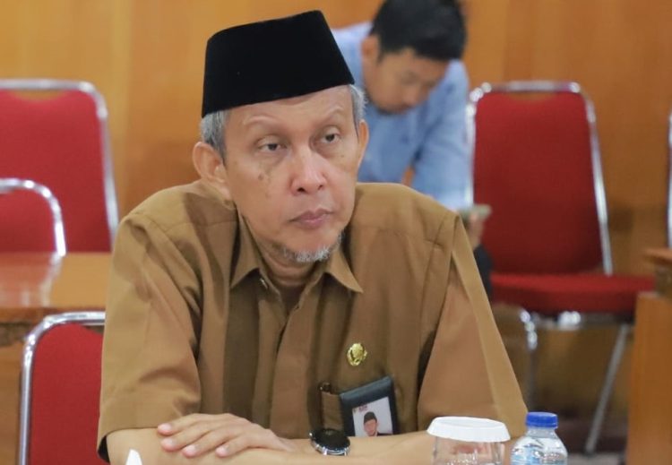 Sekda Tanjab Barat, Ir. H. Agus Sanusi, M.Si saat Mengikuti Rakor Pengendalian Inflasi Daerah Bersama Mendagri. (Foto : Dok. Prokopim TJB).