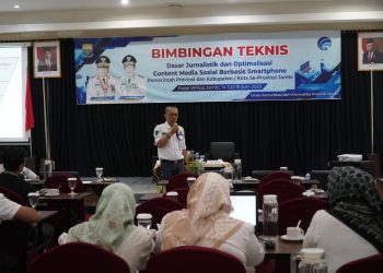 Kabid Komunikasi Publik Diskominfo Provinsi Jambi, Amirzan saat Menyampaikan Sambutan. (Foto : Has).