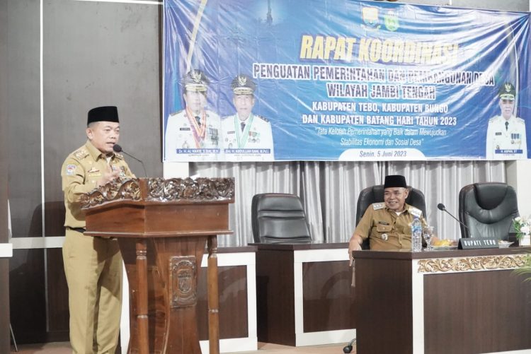 Gubernur Jambi, Dr. Al Haris Menyampaikan Sambutan Dalam Rakor Bersama Kepala Desa. (Foto : Dok. Diskominfo/Harun).
