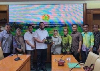 Pinto saat Mendampingi Komisi ll DPRD Provinsi Jambi Kunjungan Kerja ke Kementerian Pertanian. (Foto : Dok. Humas).