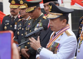 Gubernur Jambi Al Haris dalam Sesi Wawancara Usai Pimpin Upacara Peringatan HUT RI Ke 78. (Foto: Dok. Diskominfo)