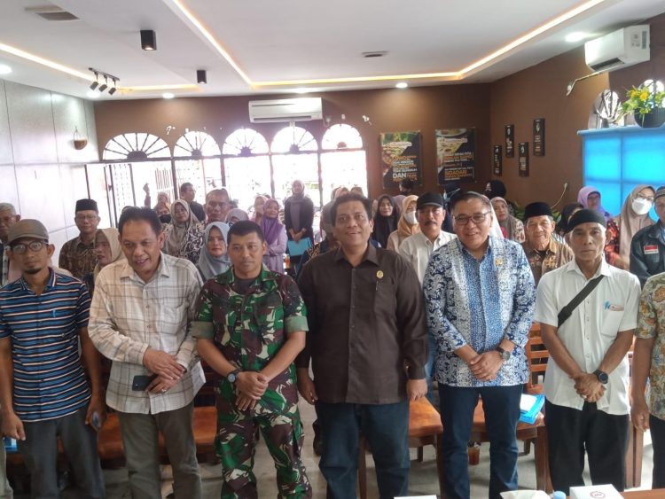 Anggota DPRD provinsi Jambi, Kemas Al-Faraby Bersama Peserta Dialog Kebangsaan. (Foto: Dok. Humas).
