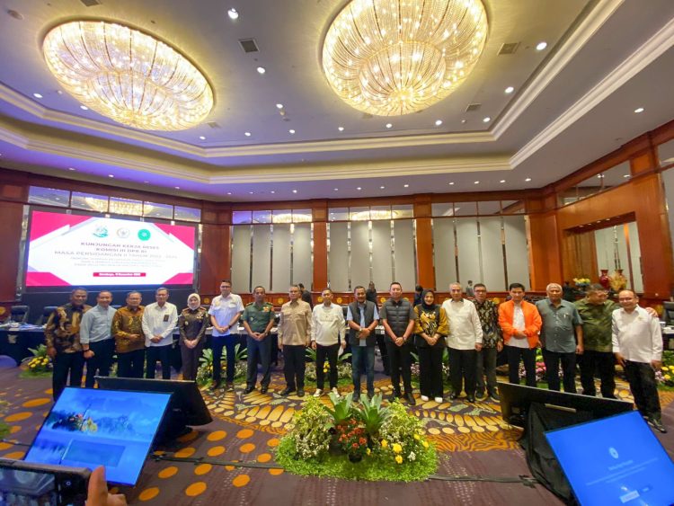 Komisi III DPR RI melakukan Kunjungan Kerja ke empat lingkungan peradilan se-wilayah Jawa Timur. (Foto: Dok MA).