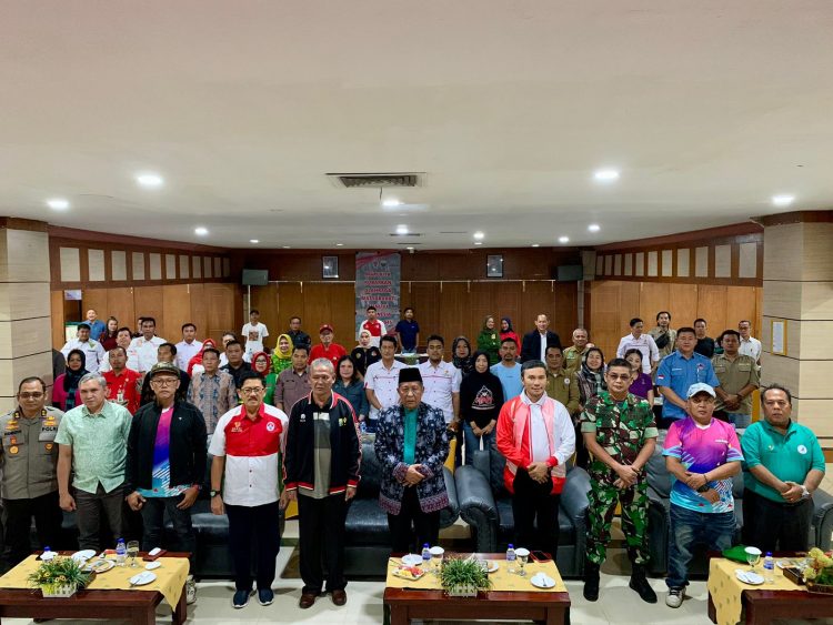 Ketua DPRD (Empat dari Kanan) Saat Membuka Raker Kormi Provinsi Jambi. (Foto: Dok. Humas).