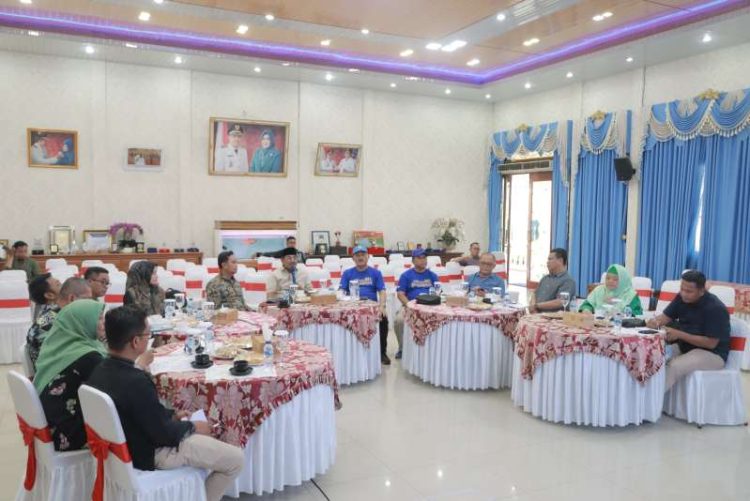 Pemkab Tanjab Barat saat Berdiskusi Terkait Peningkatan SDM dengan Pihak BPVP Padang. (Foto: Dok. Prokopim TJB).