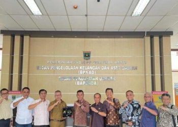 Anggota BANGGAR DPRD Provinsi Jambi saat Berkunjung ke BAPEDA Sumbar. (Foto: Dok. Humas).