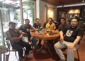 Waka DPRD Provinsi Jambi, Pinto Jayanegara bersama Beberapa Kades di Wilyah Kabupaten Merangin. (Foto: Dok. Humas).