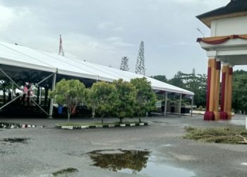 Tenda Persiapan Pelaksanaan HUT ke-67 Provinsi Jambi di Halaman Kantor DPRD. (Foto: Pul).