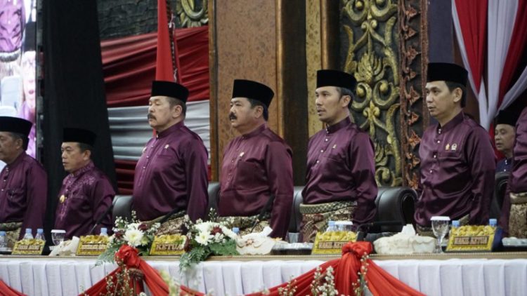 Suasana Paripurna HUT Ke-76 Provinsi Jambi Berjalan Khidmat. (Foto: Dok. Humas).