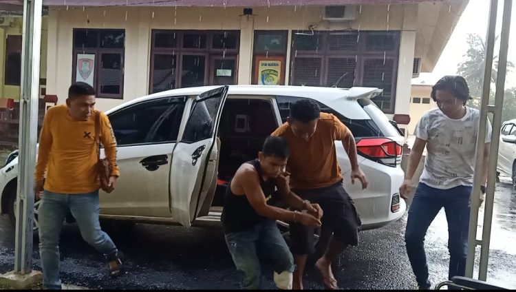 MW saat Diamakan oleh Tim Macan Pseko Polres Sarolangun. (Foto: Awan).
