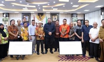 Wakil Ketua DPRD Provinsi Jambi, Pinto Jayanegara mempipin langsung Bandan Anggaran (Banggar) dan Badan Musyawarah (Banmus) DPRD Provinsi Jambi Study Banding ke DPRD Sumatera Barat. (Dok. Istimewa).