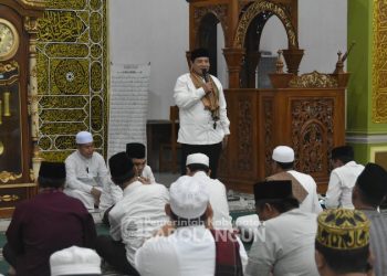 Pj Bupati Sarolangun Menyampaikan Sambutan saat Safari Ramadan ke Desa Panti. (Dok. Diskominfo SRL).