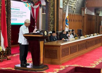 Jubir Fraksi PDI Perjuang Menyampaikan Tanggapan saat Sidang Paripurna. (Dok. Humas).