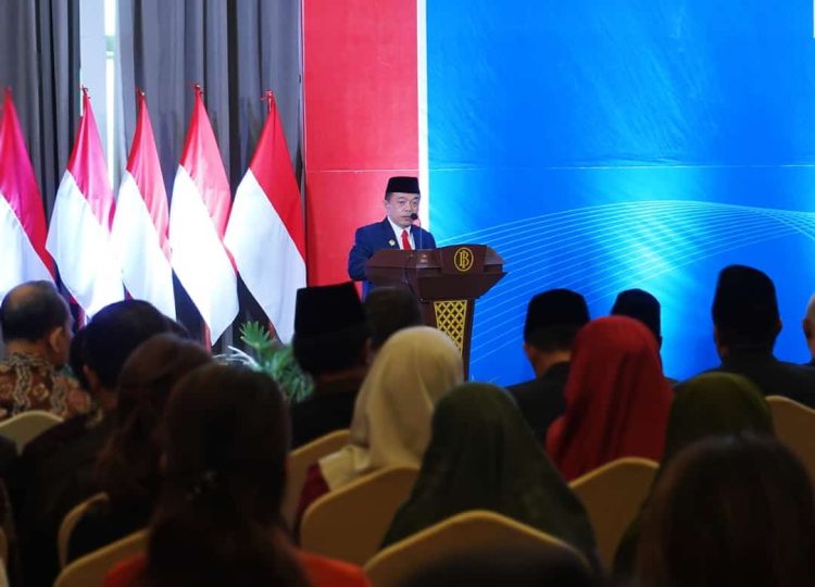 Gubernur Jambi Menyampaikan Sambutan saat Menghadiri Pengukuhan Kepala Bank Indonesia Perwakilan Jambi. (Dok. Diskominfo JMB).