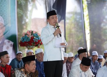 Gubernur Jambi saat Menghadiri Halal Bi Halal bersama Masyarakat Seberang. (Dok. Diskominfo JMB).