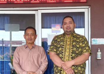 Waka DPRD Provinsi Jambi, Pinto Jayanegara saat berkunjung ke SMAN 1 Tanjab Barat. (Dok. Humas).