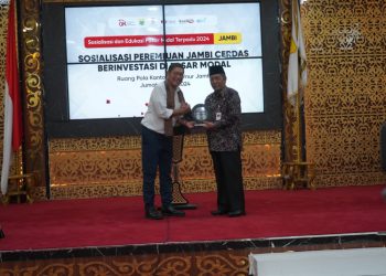 Wagub Sani saat menghadiri Sosialisasi Perempuan Jambi Cerdas Berinvestasi di Pasar Modal. (Dok. Ist).