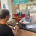 Warga Tengah Mengurus Surat Tanahnya di Kantor BPN. (Dok. Humas Kementerian ATR/BPN).