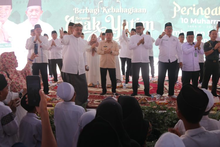 Peringati 10 Muharram, Gubernur Al Haris Santuni 2.185 Anak Yatim