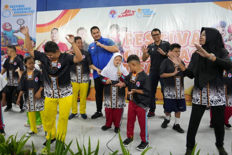 Menteri Pemuda dan Olahraga Republik Indonesia (Menpora RI) Dito Ariotedjo menghadiri kegiatan kidzpora festival dan festival olahraga disabilitas di Kemenpora, Jakarta, Minggu (21/7/2024)./Foto istimewa/Humas Kemenpora