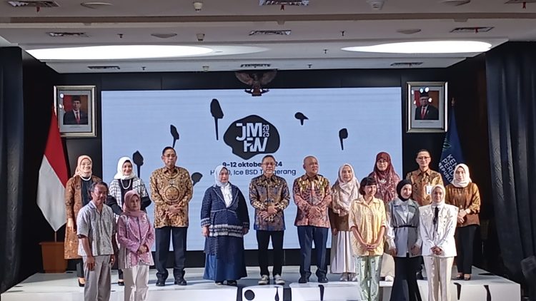 Mendag Zulkifli Hasan saat meluncurkan Jakarta Muslim Fashion Week di Auditorium Kemendag, Jakarta pada Kamis (17/7/2025)/Foto : InfoPublik/Farizzy Adhy