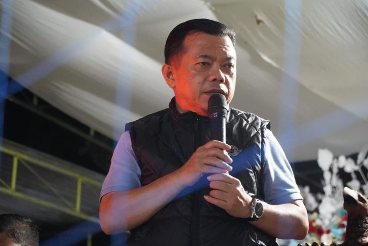 Gubernur Jambi Tutup Turnamen Volly Ball Setinjau Mania