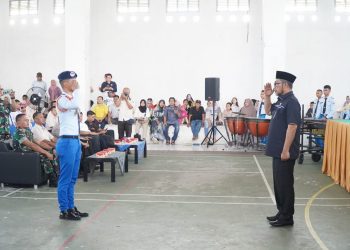 Sekda saat Menghadiri Pembukaan MPLS SMAN TT H. Abdurrahman Sayoeti. (Dok. Ist).