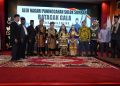 Gubernur Al Haris dan Hesnidar Haris Dianugerahi Gelar Adat Nagari Paninggahan Solok
