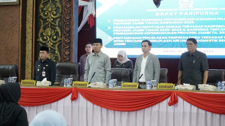 Ketua DPRD Jambi Pimpin Rapat Paripurna bersama Pemerintah.
