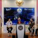 Adyatama Kepariwisataan dan Ekonomi Kreatif Ahli Utama Kemenparekraf Nia Niscaya mengapresiasi kegiatan BMW Ultimate Journey saat The Weekly Brief with Sandi Uno di Gedung Sapta Pesona, Jakarta, Senin (12/8/2024). Foto: Biro Komunikasi Kemenparekraf