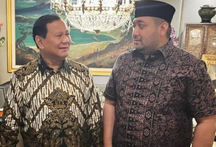 Waka DPRD Provinsi Jambi, Pinto Jayanegara saat bersama Menhan RI, Prabowo Subianto yang juga Presiden terpilih periode 2024-2029. / Foto/ist