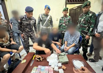 Pelaku saat Diamankan Satgas Pamtas, Senin (16/09). Foto. tni.mil.id