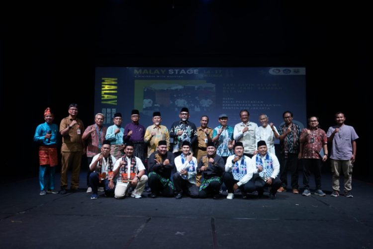 Pembukaan Event Malay Writers & Cultural Festival (MWCF) di Arena Teater Taman Budaya Jambi, Senin (14/10). / Foto/ist