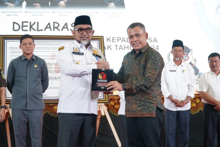 Deklarasi Netralitas ASN dan Kepala Desa pada Pemilihan Kepala Daerah Serentak Tahun 2024 di Provinsi Jambi, Rabu (23/10). / Foto/ist