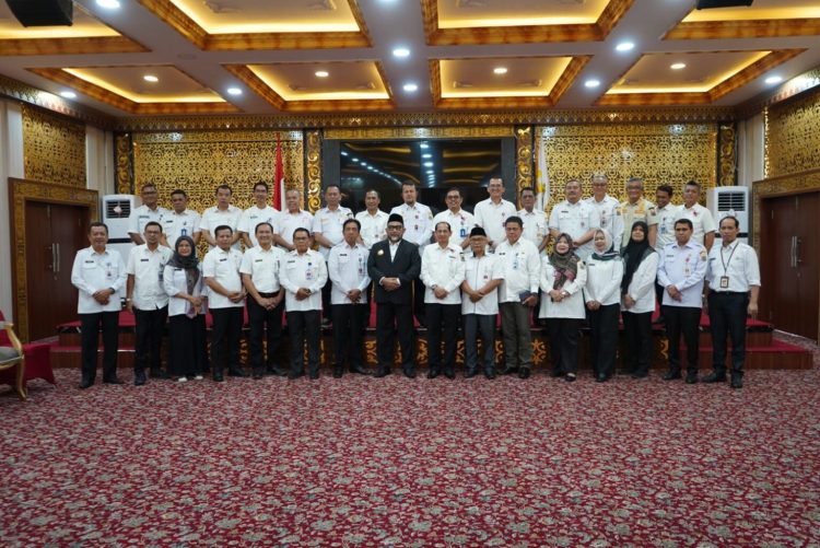 Sudirman memipin Rapat Perdana Usai Dilantik Sebagai Pjs. Gubernur Jambi (25/09). /Dok/Ist