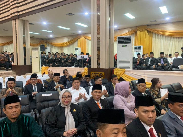 Anggota DPRD Provinsi Jambi yang Menghadiri Pelantikan Pimpinan DPRD Kota Jambi, Kamis, (03/10). Dok/Hms
