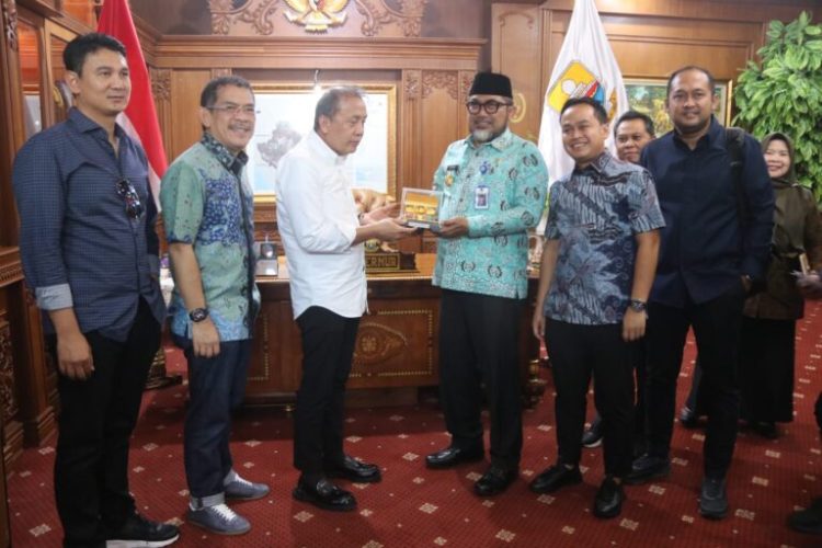 Wakil Ketua DPR-RI Dr. H. Saan Mustofa saat Kunker ke Jambi, Jum'at (25/10). /Dok/Ist