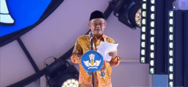 Mendikdasmen, Abdul Mu'ti Membacakan Laporan pada Peringatan Puncak Hari Guru 2024, Kamis (28/11). /Dok/Ist