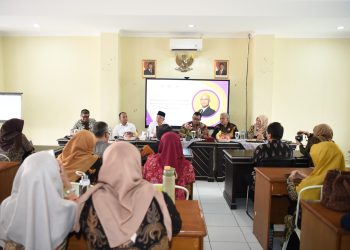 Wakil Menteri Pendidikan Dasar dan Menengah Atip Latipulhayat melakukan kunjungan kerja ke SMPN 4 dan SMAN 2 Tasikmalaya. Dok/Mendikdasmen