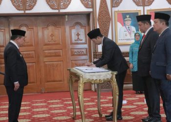 dr. H. MHD. Fery Kusnadi Dilantik Sebagai Pjs Bupati Tanjab Barat (24/09). /Dok/Ist