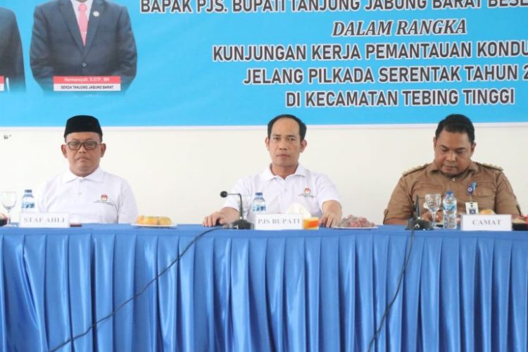 Pjs. Bupati saat Berkunjung ke Kecamatan Tebing Tinggi (11/11). /Dok/Ist